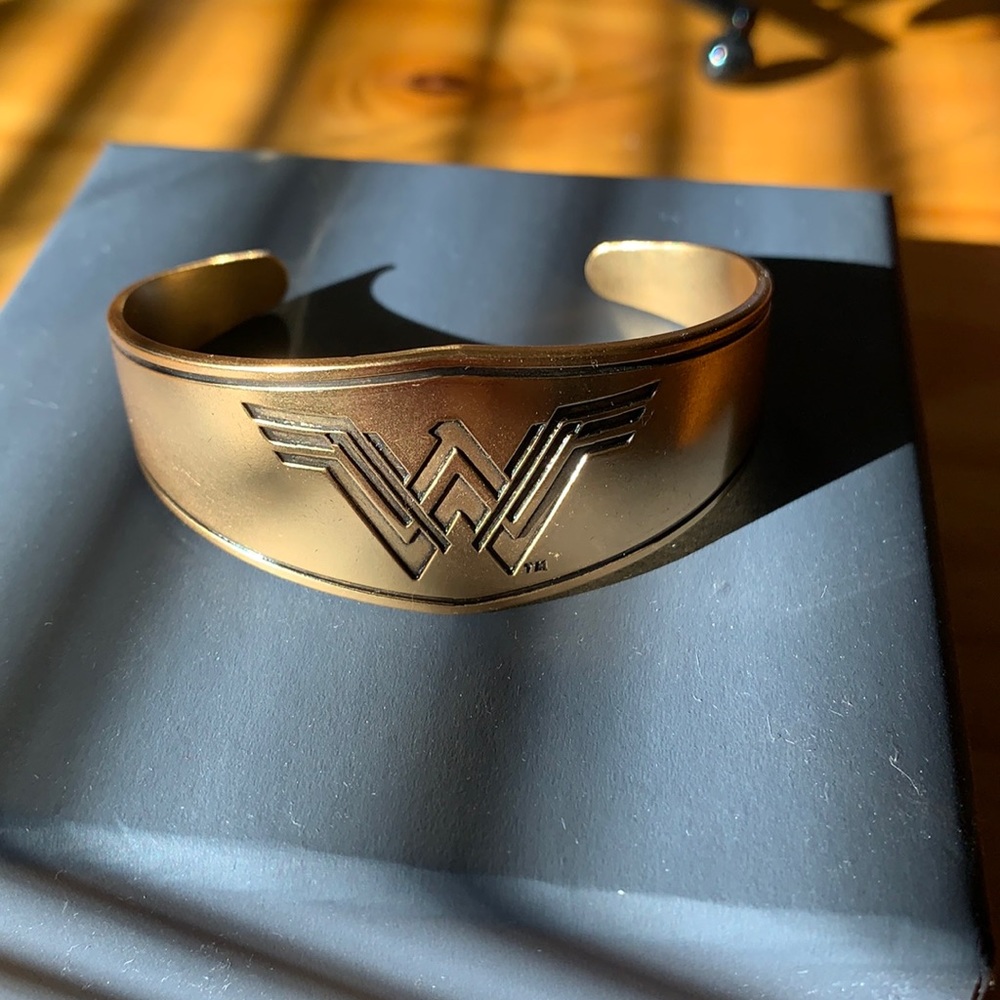 Alex and Ani Wonder Woman Cuff Braclet